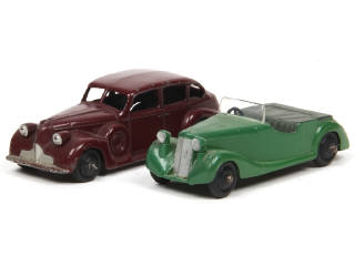 Lot 439 - DINKY TOYS (GB) (2)