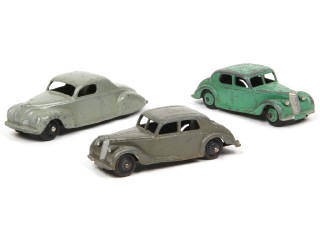 Lot 453 - DINKY TOYS (GB) (3)
