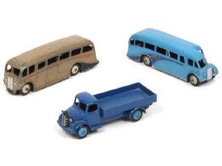 Lot 445 - DINKY TOYS (GB) (3)