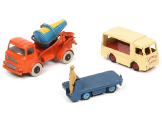 Lot 447 - DINKY TOYS (GB) (3)