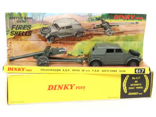 Lot 369 - DINKY TOYS (GB) (1)