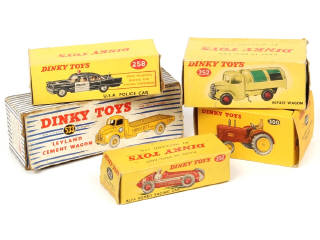 Lot 460 - DINKY TOYS (GB) (5)