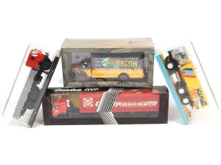 Lot 464 - DIVERS (4)