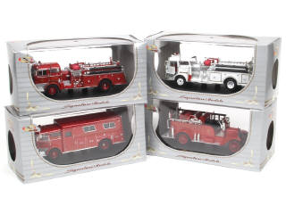 Lot 446 - SIGNATURE MODELS (CHINE) (4)