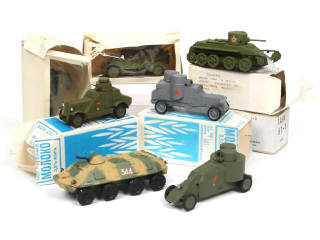 Lot 434 - DIVERS (URSS) (9)