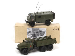 Lot 416 - DIVERS (3)