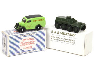 Lot 453 - DIVERS (2)