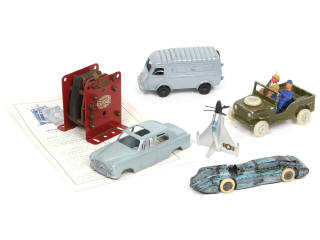 Lot 472 - DIVERS (6)