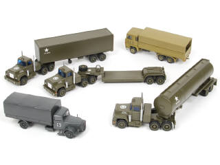 Lot 424 - DIVERS (5)