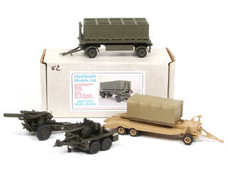 Lot 419 - DIVERS (4)