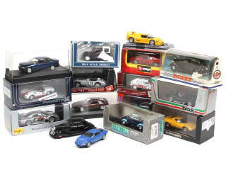 Lot 408 - DIVERS (16)