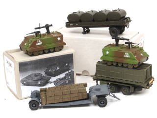 Lot 422 - DIVERS (5)