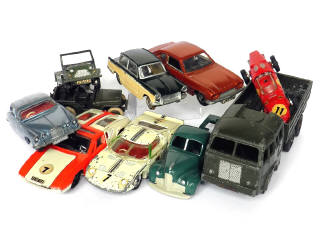 Lot 254 - DINKY TOYS (10)