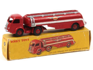 Lot 336 - DINKY TOYS (FRANCE) (1)