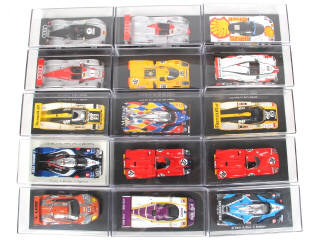 Lot 178 - DIVERS (15)