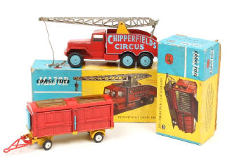 Lot 367 - CORGI TOYS (GB) (2)