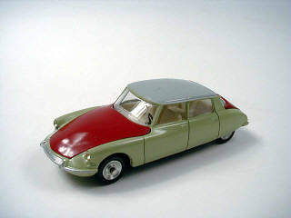 Lot 216 - DINKY TOYS FRANCE (1)
