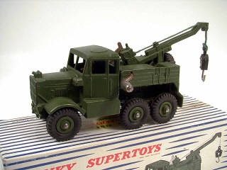 Lot 907 - DINKY TOYS GB (1)