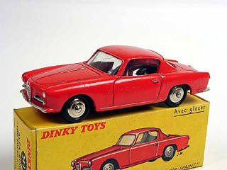 Lot 221 - DINKY TOYS FRANCE (1)