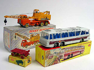 Lot 898 - DINKY TOYS (GB) (3)