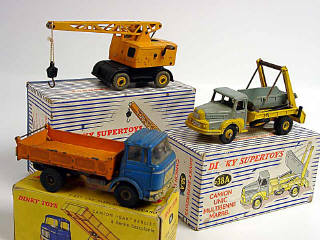 Lot 470 - DINKY TOYS (3)