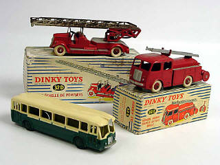 Lot 458 - DINKY TOYS (FRANCE) (3)