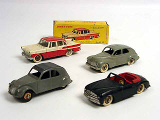 Lot 302 - DINKY TOYS (FRANCE) (4)