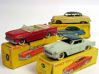Lot 278 - DINKY TOYS (FRANCE) (3)