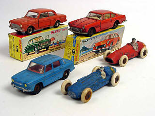 Lot 256 - DINKY TOYS (FRANCE) (5)
