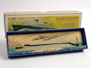 Lot 485 - DINKY TOYS FRANCE (1)