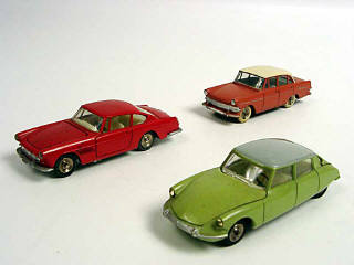 Lot 250 - DINKY TOYS (FRANCE) (3)