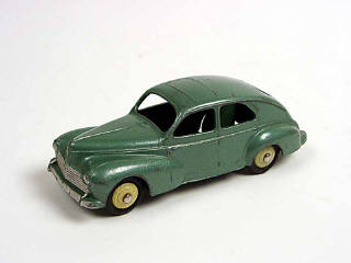 Lot 212 - DINKY TOYS (FRANCE) (1)