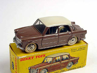 Lot 224 - DINKY TOYS FRANCE (1)