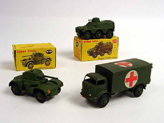 Lot 916 - DINKY TOYS GB (3)