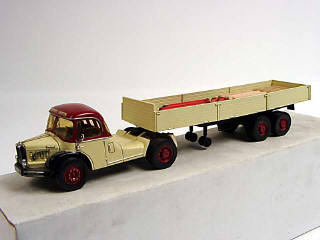 Lot 326 - MINITRUCKS (FRANCE) (1)