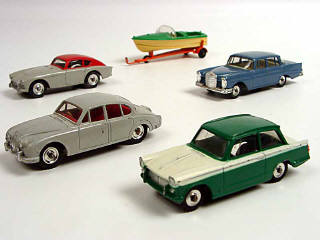 Lot 749 - DINKY TOYS (GB) (5)
