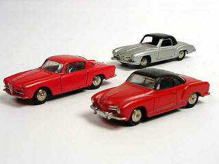 Lot 251 - DINKY TOYS (FRANCE) (3)