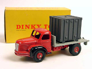 Lot 401 - DINKY TOYS (FRANCE) (1)
