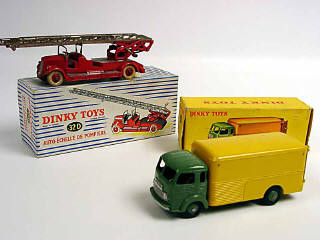 Lot 446 - DINKY TOYS (FRANCE) (2)