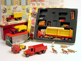Lot 873 - DIVERS (6)