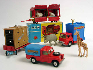 Lot 644 - CORGI TOYS (GB) (3)