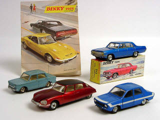 Lot 255 - DINKY TOYS (FRANCE) (5)