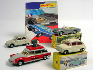 Lot 257 - DINKY TOYS (FRANCE) (5)