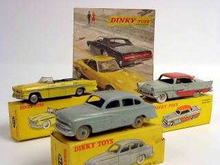 Lot 295 - DINKY TOYS (FRANCE) (4)