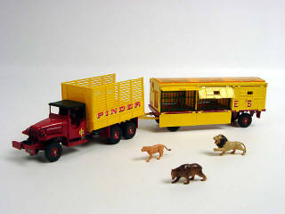Lot 427 - DINKY TOYS FRANCE (1)
