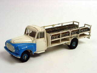 Lot 419 - DINKY TOYS FRANCE (1)
