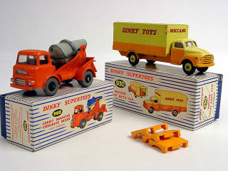 Lot 897 - DINKY TOYS GB (2)