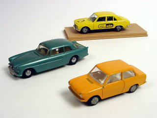 Lot 767 - DIVERS (3)