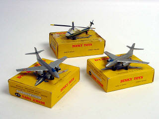 Lot 475 - DINKY TOYS FRANCE (3)