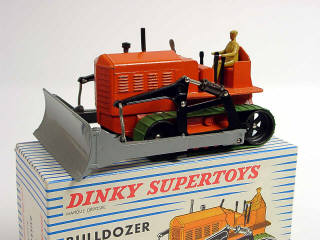 Lot 423 - DINKY TOYS FRANCE (1)